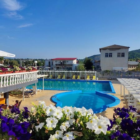 Hotel Elit Kirkovo  Buitenkant foto