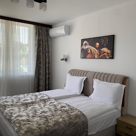 Hotel Elit Kirkovo  Buitenkant foto