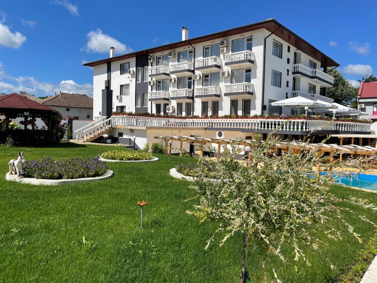 Hotel Elit Kirkovo  Buitenkant foto