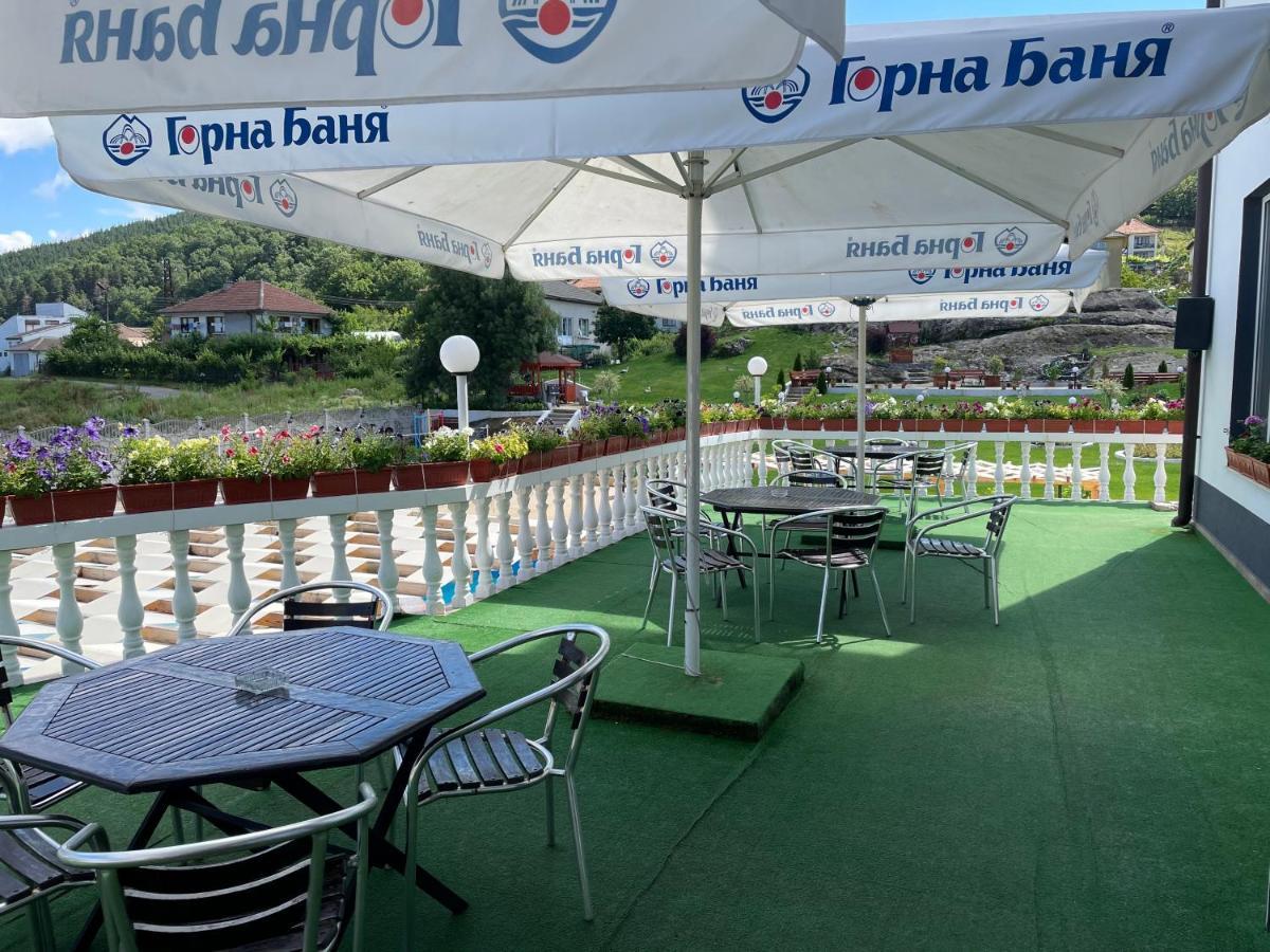 Hotel Elit Kirkovo  Buitenkant foto