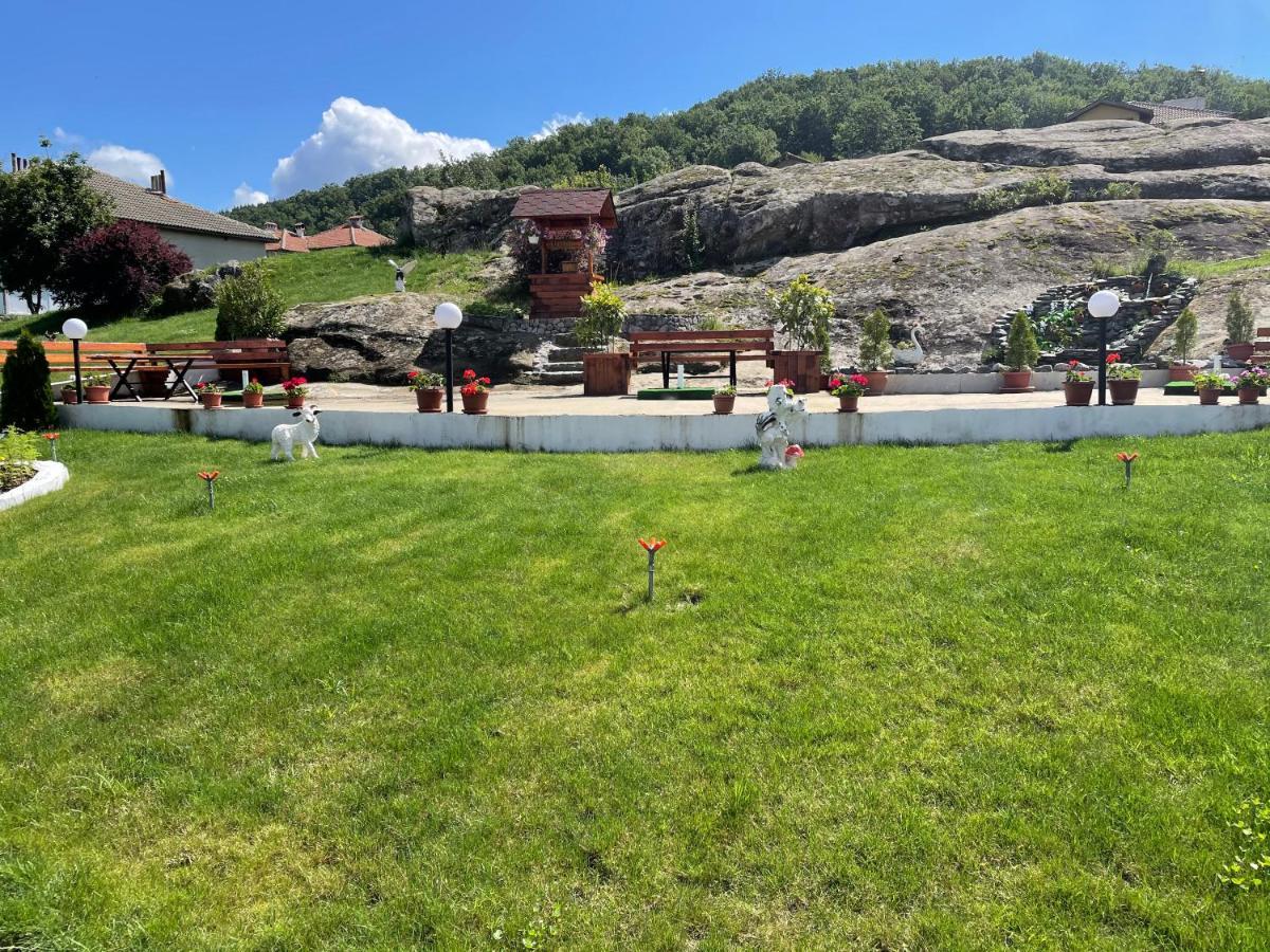 Hotel Elit Kirkovo  Buitenkant foto