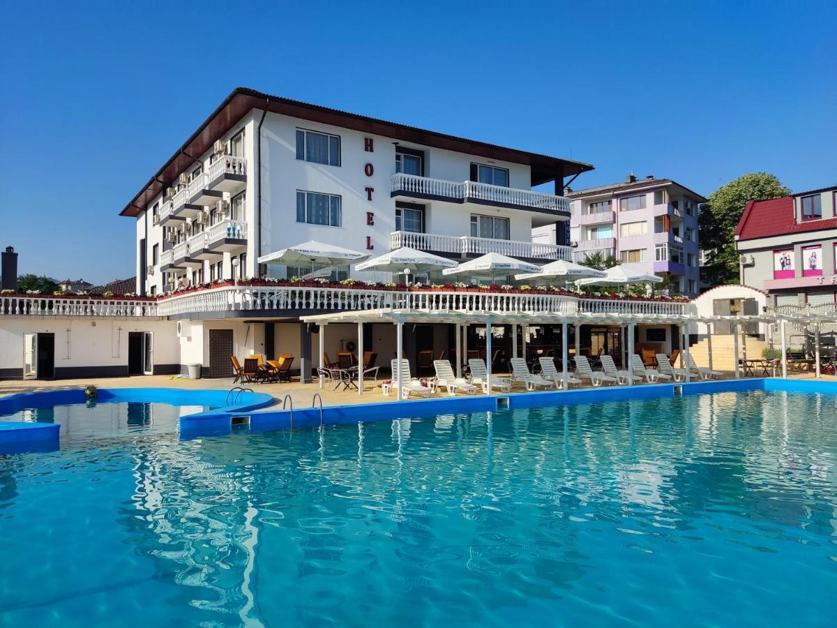 Hotel Elit Kirkovo  Buitenkant foto