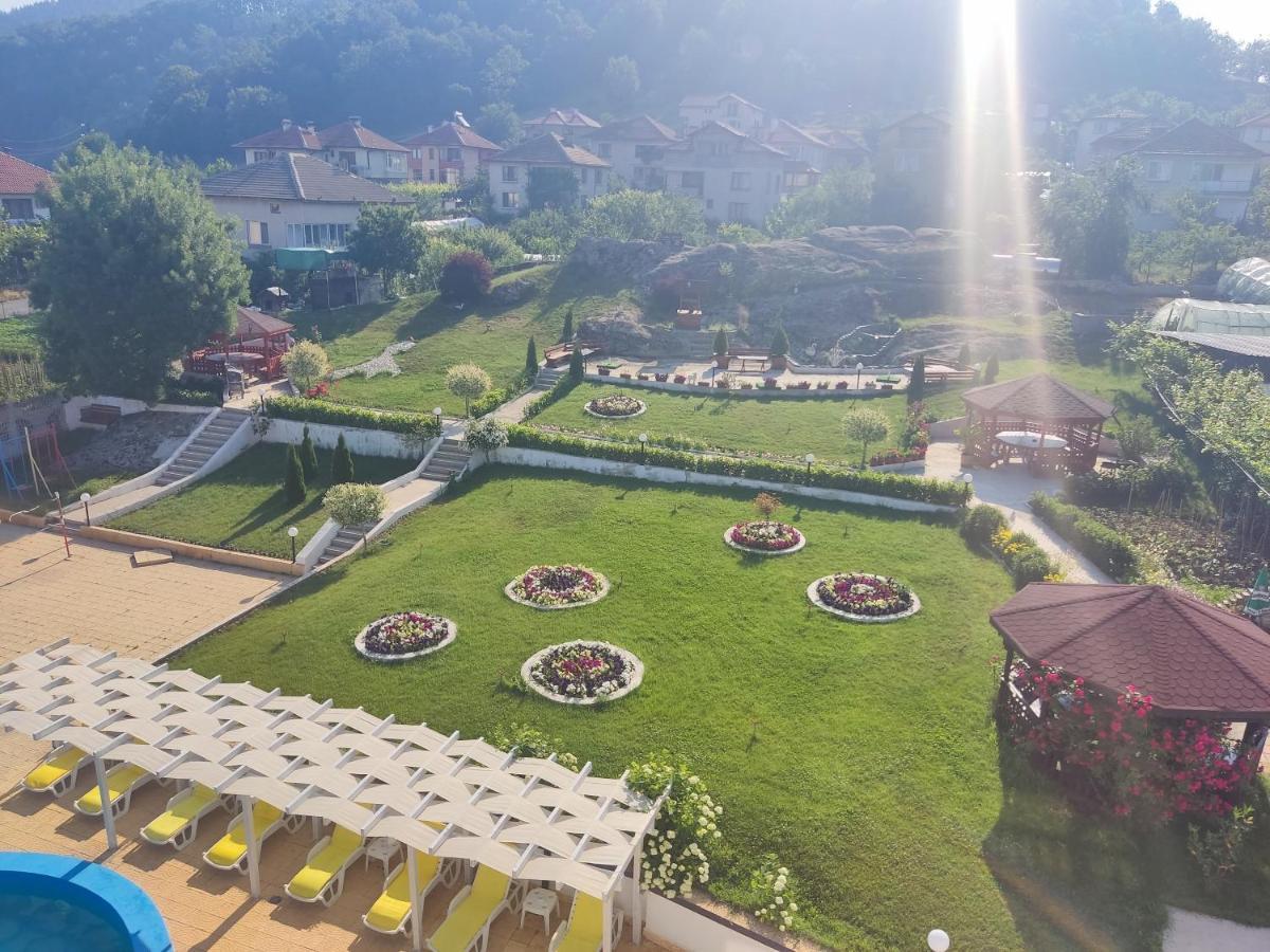 Hotel Elit Kirkovo  Buitenkant foto