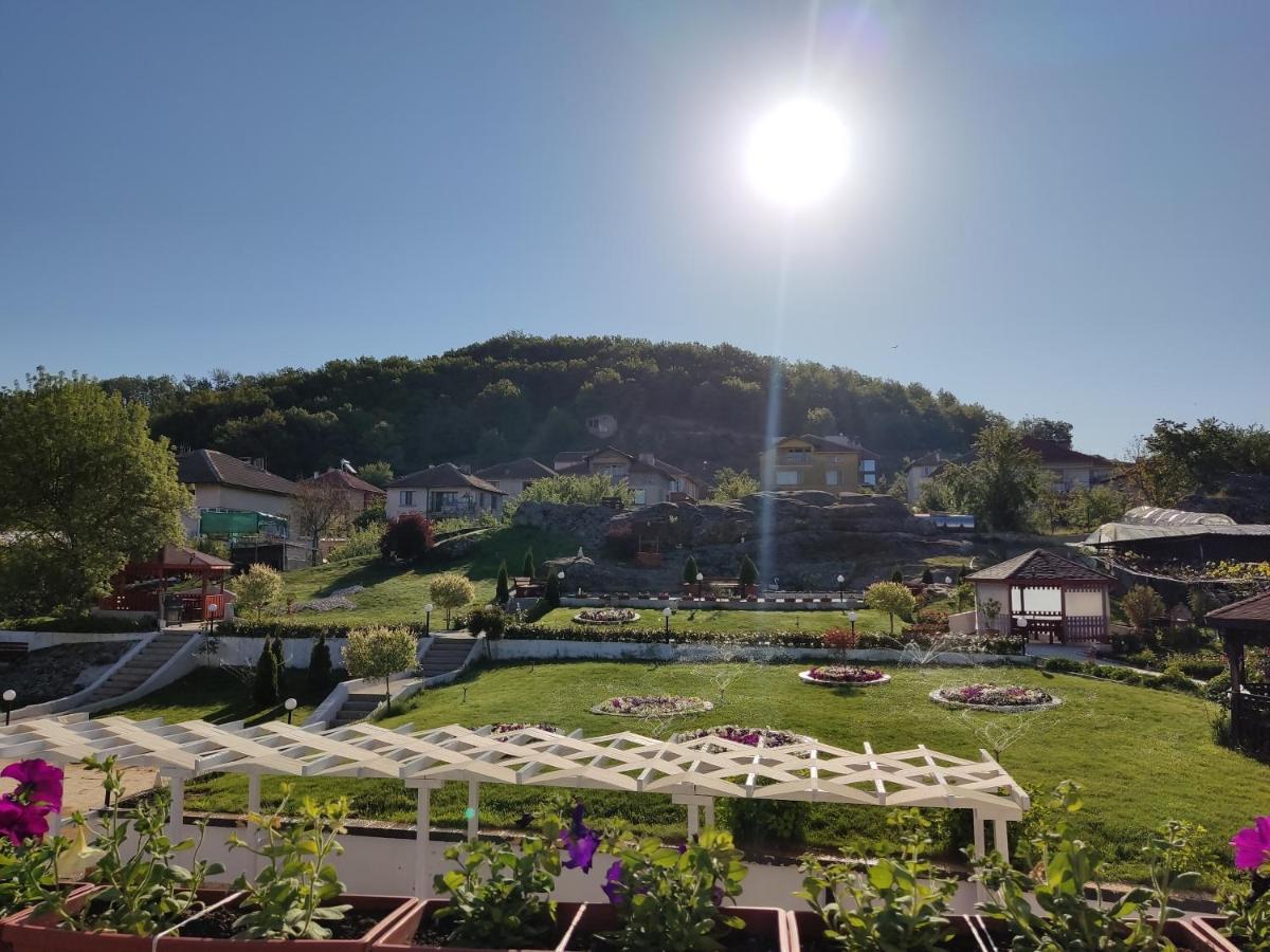Hotel Elit Kirkovo  Buitenkant foto