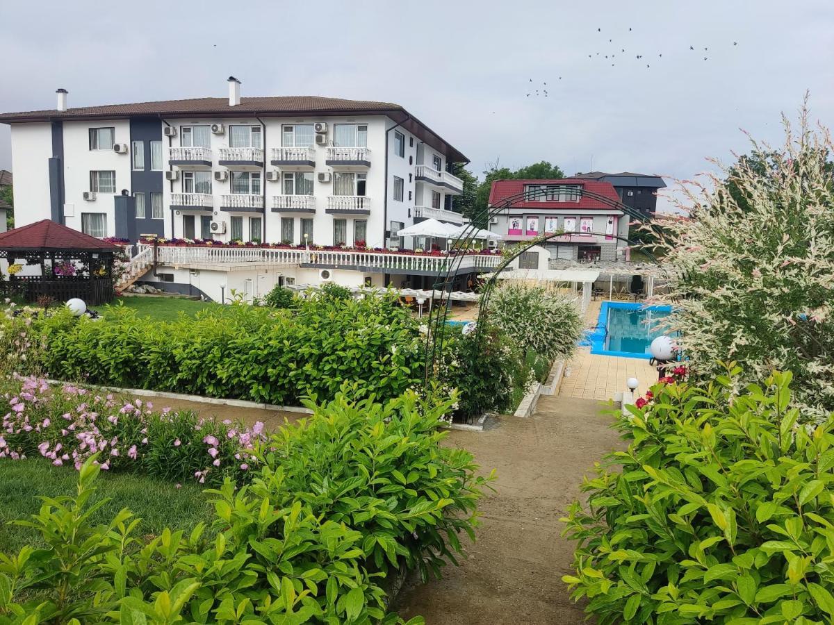 Hotel Elit Kirkovo  Buitenkant foto
