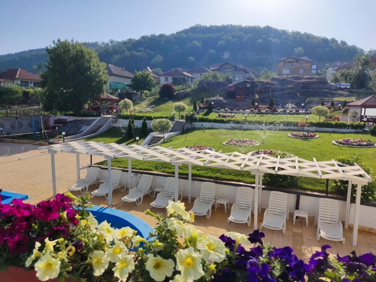 Hotel Elit Kirkovo  Buitenkant foto