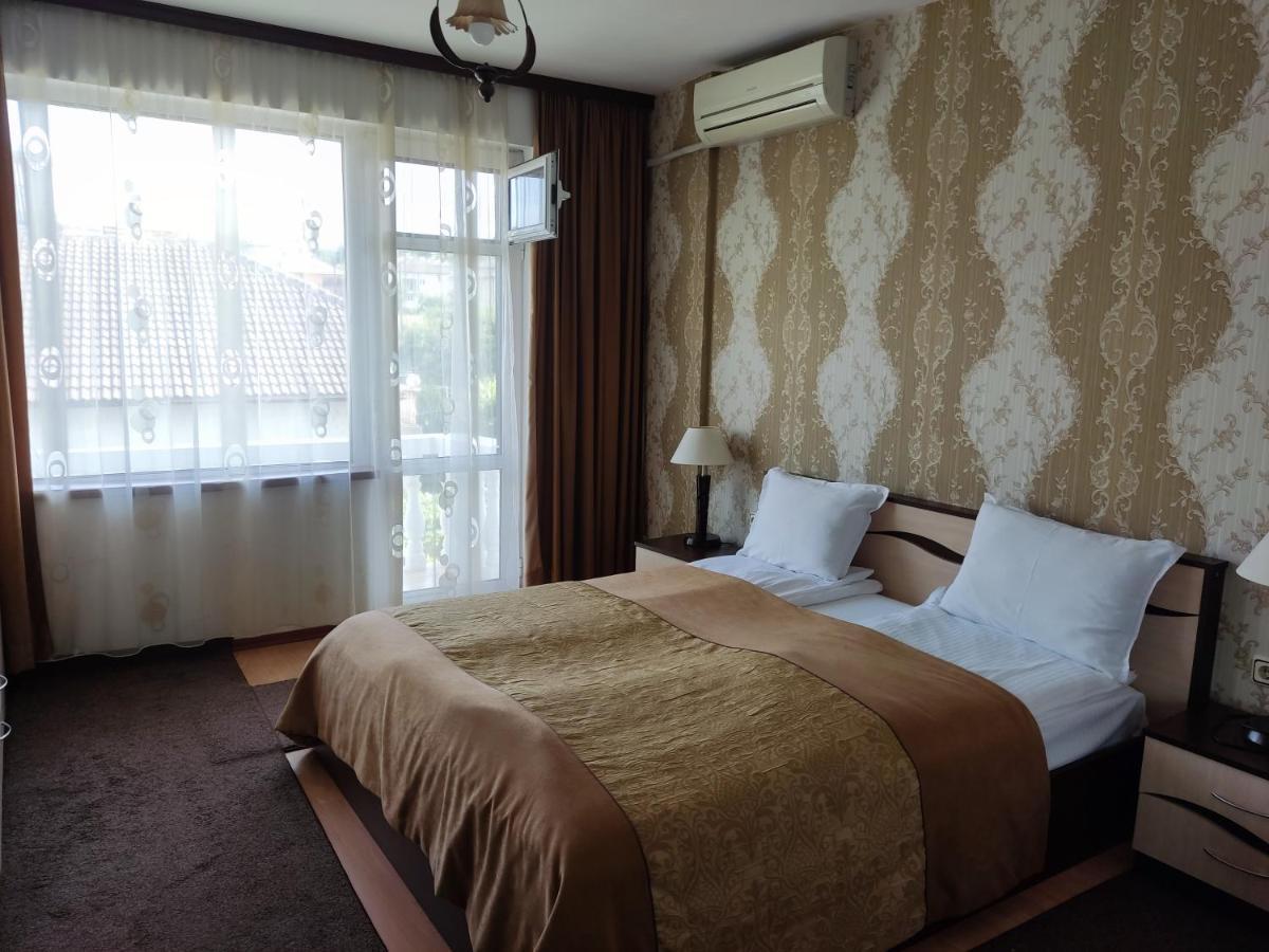 Hotel Elit Kirkovo  Buitenkant foto