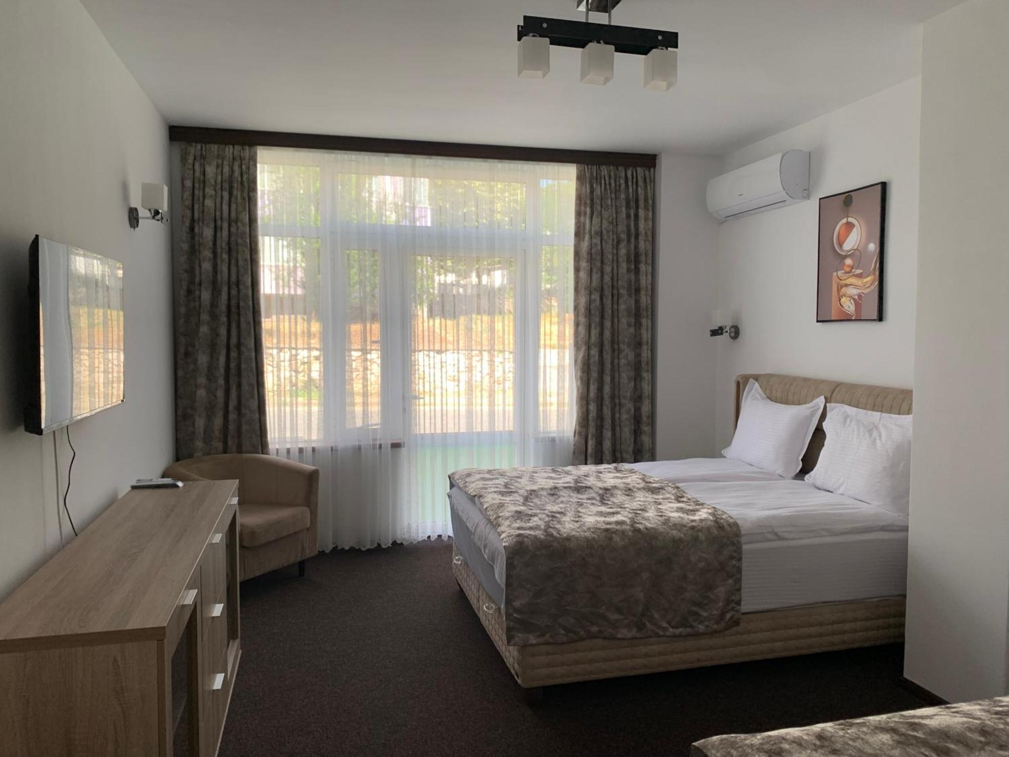 Hotel Elit Kirkovo  Buitenkant foto
