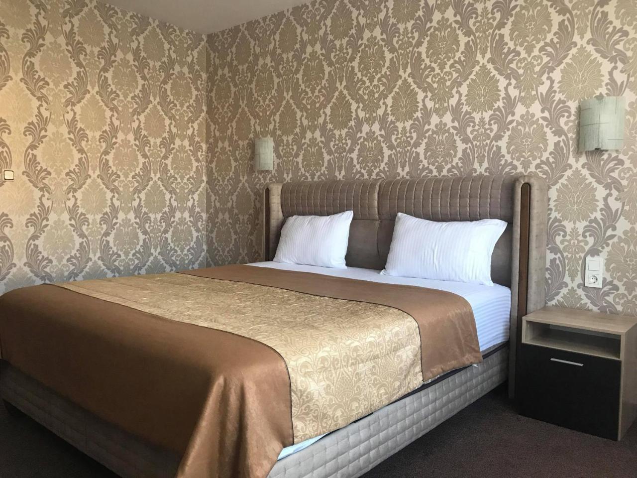 Hotel Elit Kirkovo  Buitenkant foto